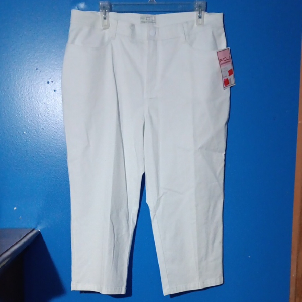 White Cotton FDJ French Dressing Capri Pants New With Tags Size 14